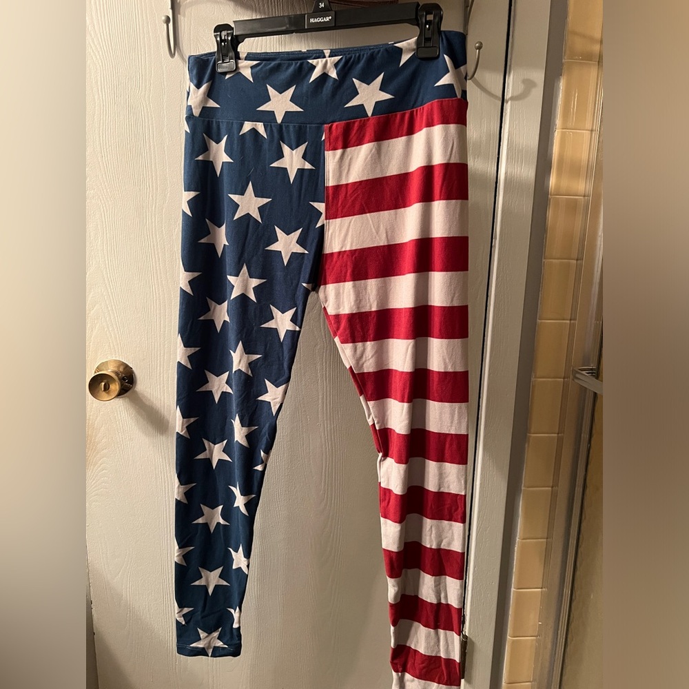 LuLaRoe t&c Stars and Stripes leggings in EUC
